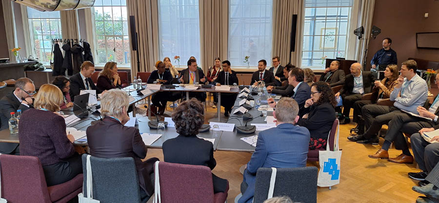 Roundtable at Leiden University Faculty Club. Photo: Sandra Dehue
